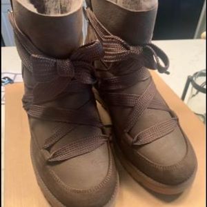 UGG Femme Lace Up Bootie sz 9 brown
